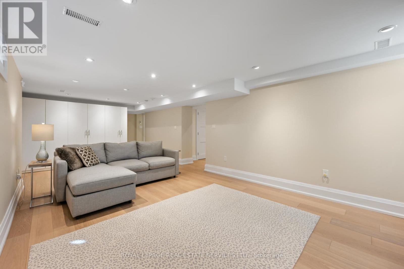 22 Fairmar Avenue, Toronto, Ontario  M8Y 2C8 - Photo 23 - W12512108