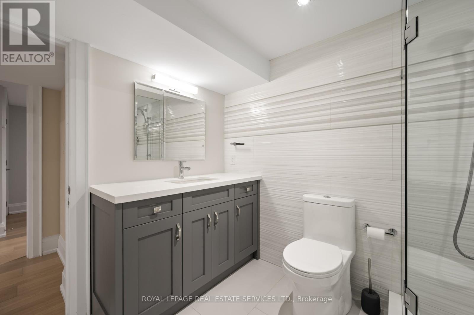 22 Fairmar Avenue, Toronto, Ontario  M8Y 2C8 - Photo 28 - W12512108