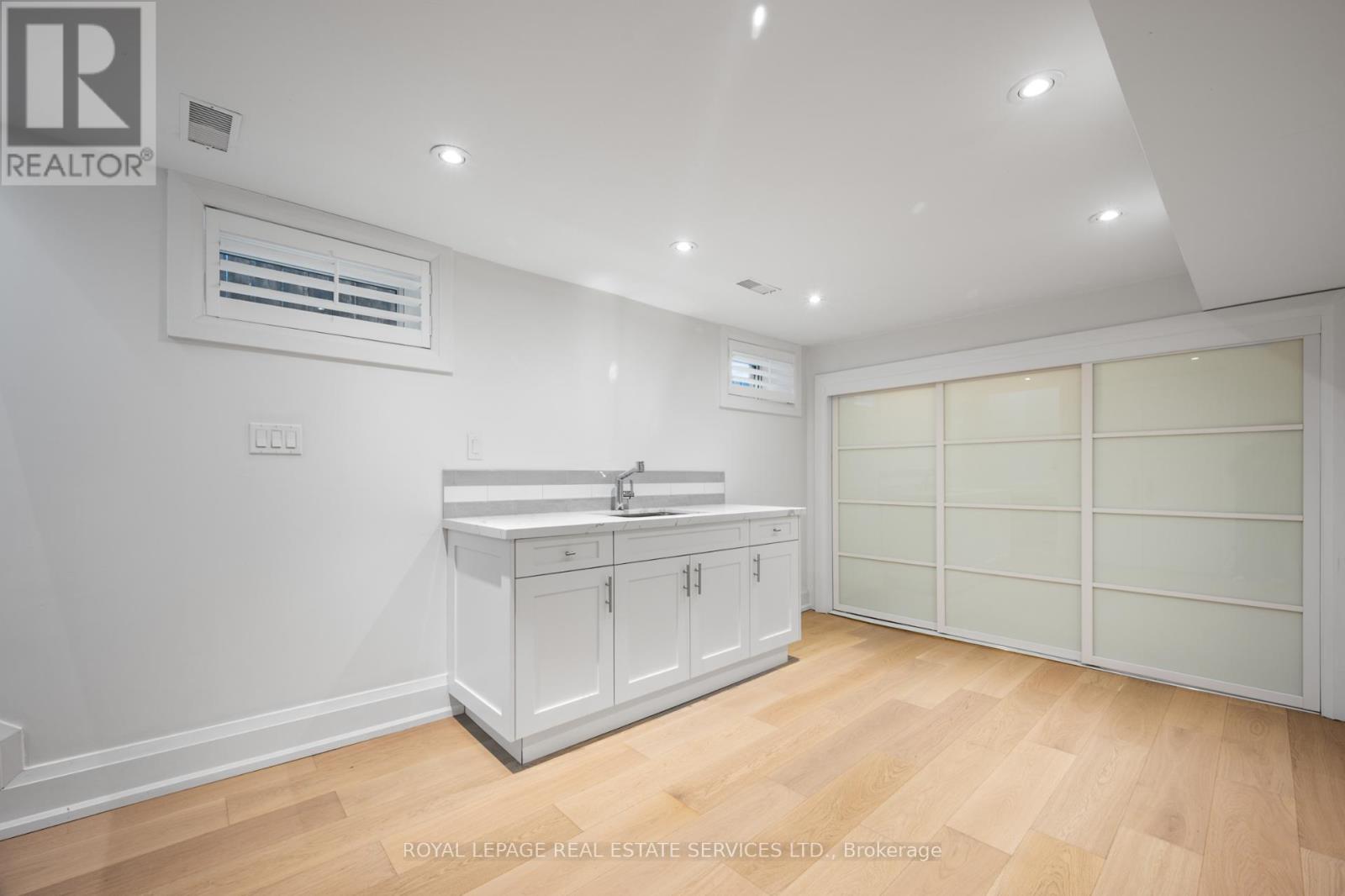 22 Fairmar Avenue, Toronto, Ontario  M8Y 2C8 - Photo 29 - W12512108