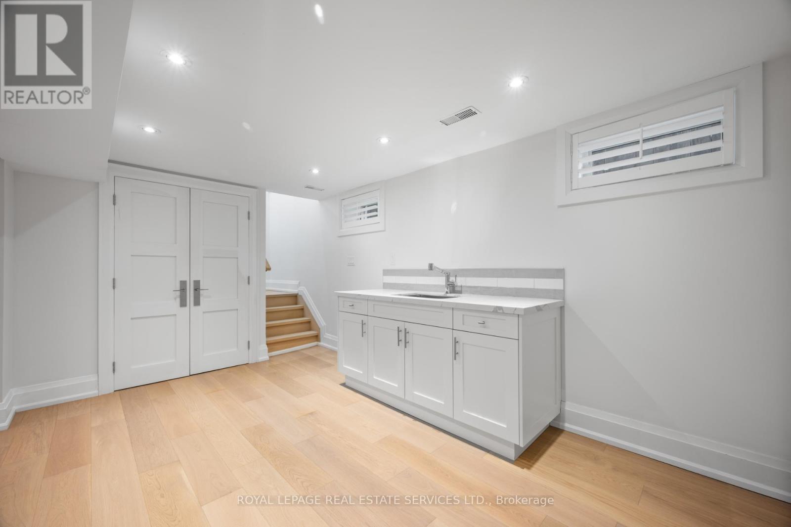 22 Fairmar Avenue, Toronto, Ontario  M8Y 2C8 - Photo 30 - W12512108