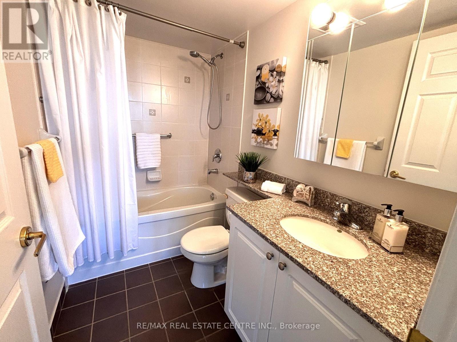 201 - 55 Via Rosedale, Brampton, Ontario  L6R 0V1 - Photo 14 - W12419627