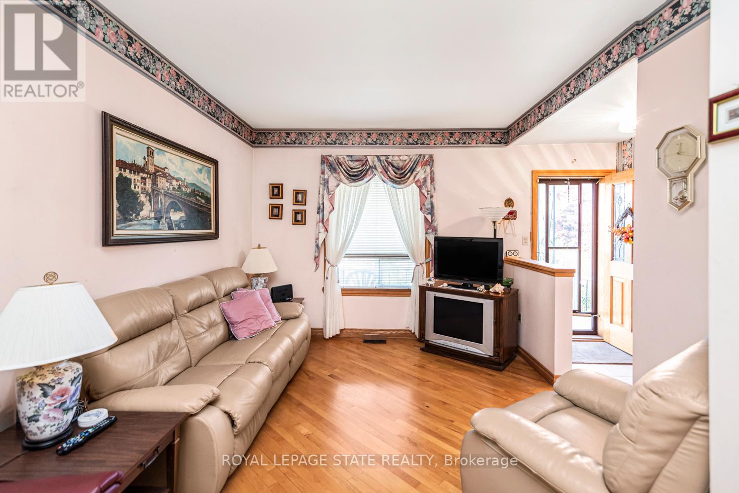 538 Hughson Street N, Hamilton, Ontario  L8L 4N9 - Photo 9 - X12511880