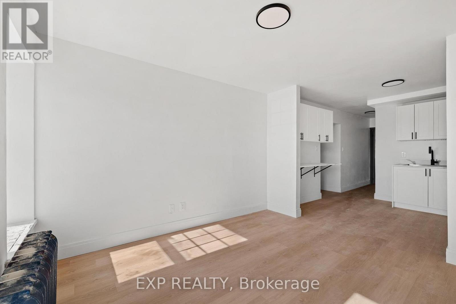 501 - 90 Carden Street, Guelph, Ontario  N1H 3A3 - Photo 3 - X12511900