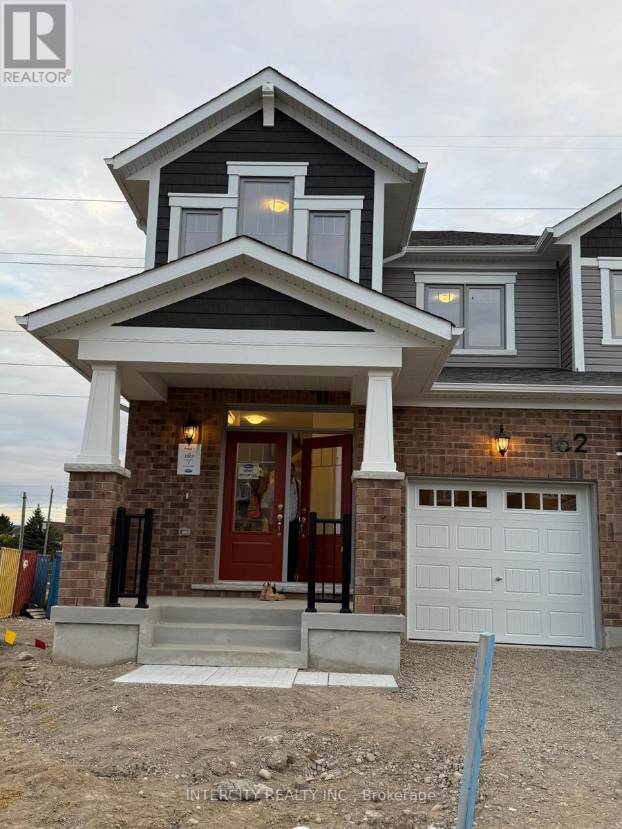 162 Stamson Street, Kitchener, Ontario  N2E 4C7 - Photo 3 - X12511920