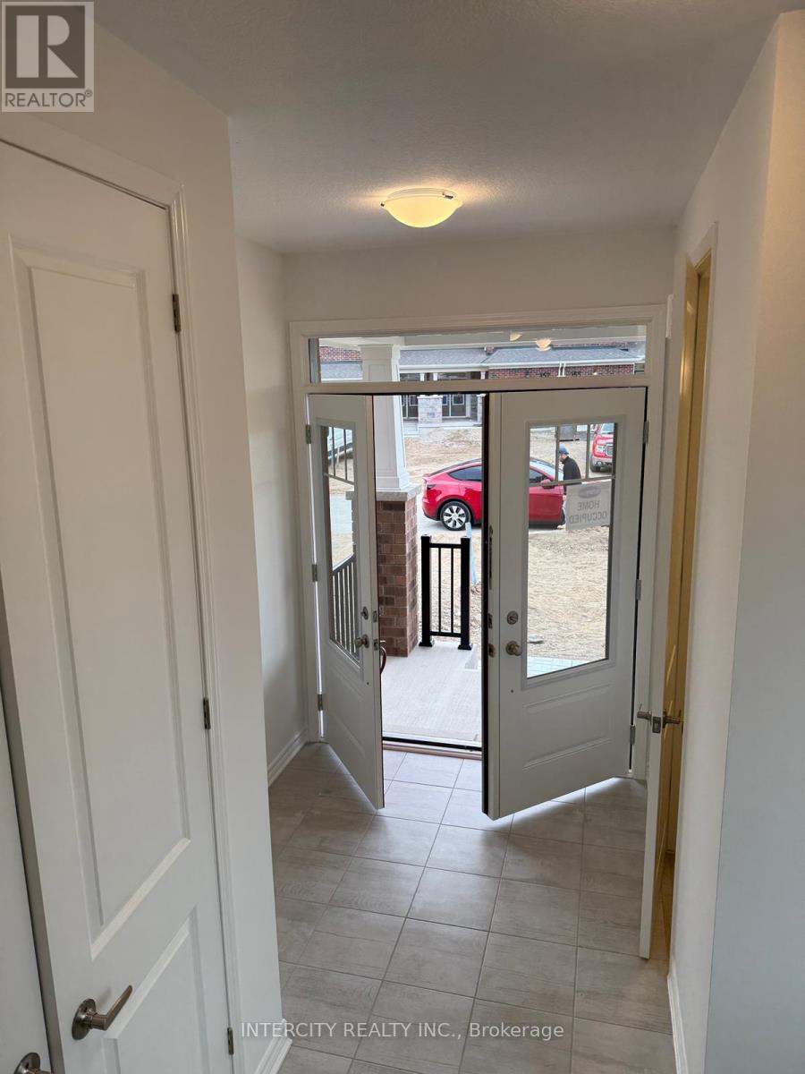 162 Stamson Street, Kitchener, Ontario  N2E 4C7 - Photo 4 - X12511920