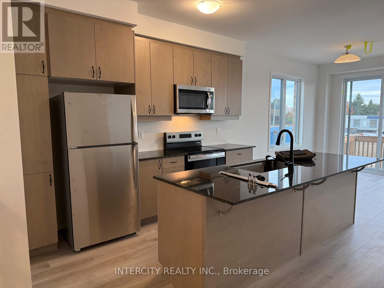 162 Stamson Street, Kitchener, Ontario  N2E 4C7 - Photo 8 - X12511920