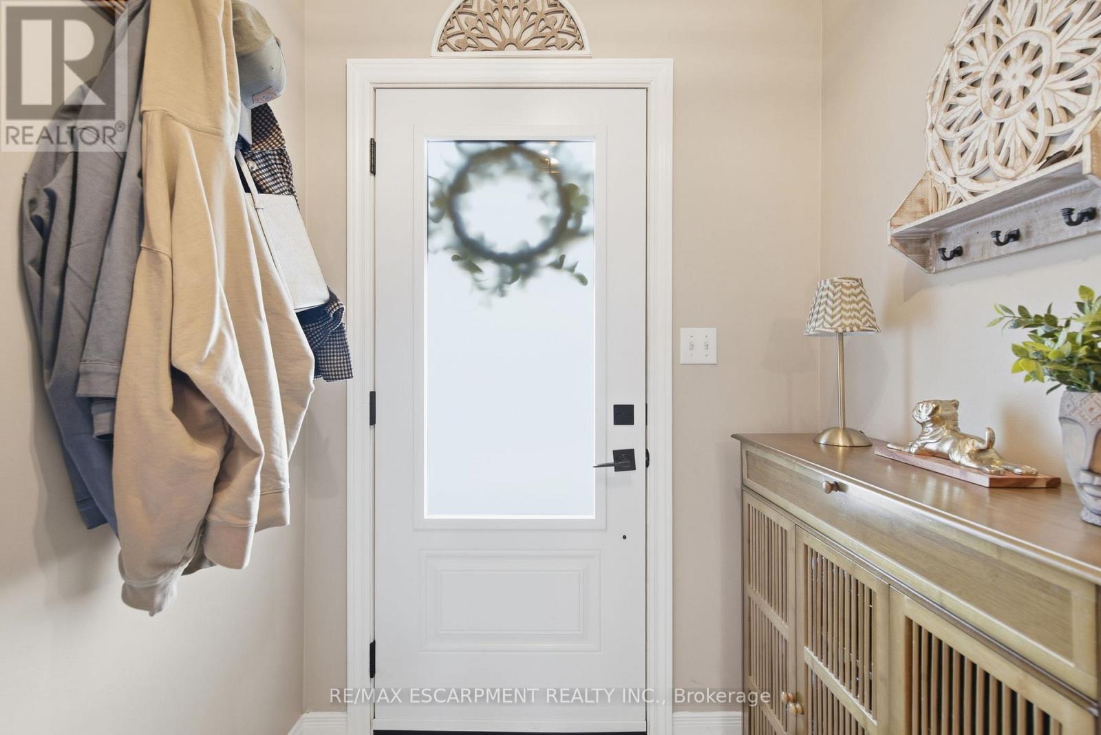 10 Swayze Court, West Lincoln, Ontario  L0R 2A0 - Photo 4 - X12511924