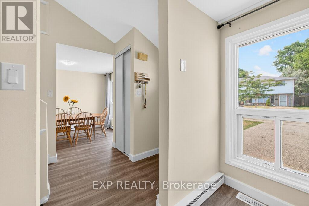 720 Parkview Crescent, Cambridge, Ontario  N3H 4X9 - Photo 11 - X12511970