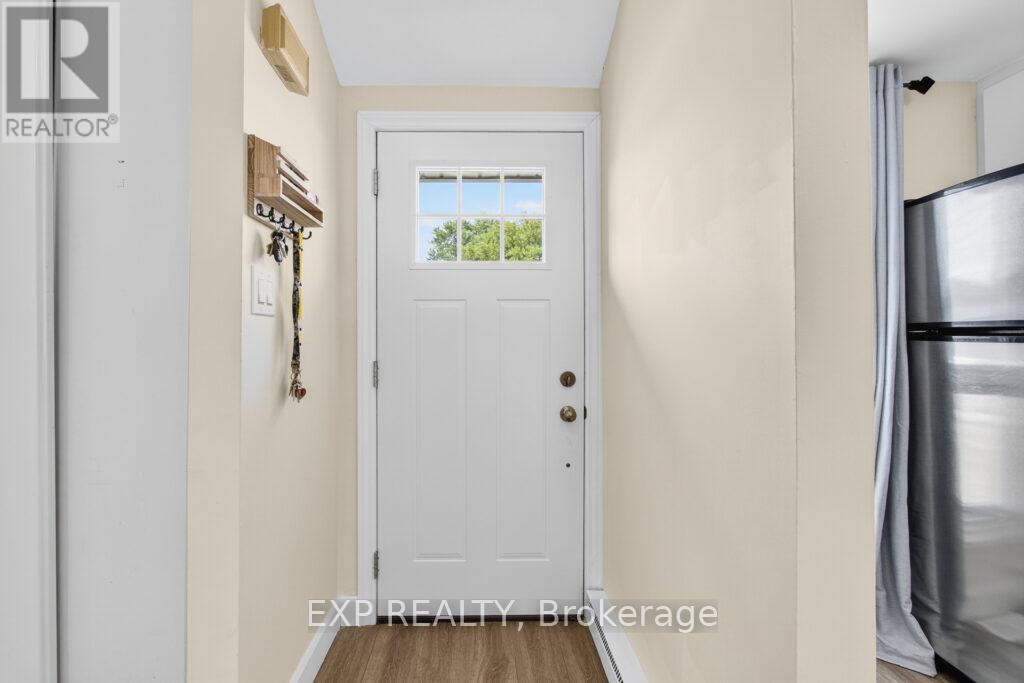 720 Parkview Crescent, Cambridge, Ontario  N3H 4X9 - Photo 3 - X12511970