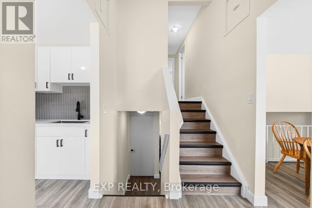 720 Parkview Crescent, Cambridge, Ontario  N3H 4X9 - Photo 5 - X12511970