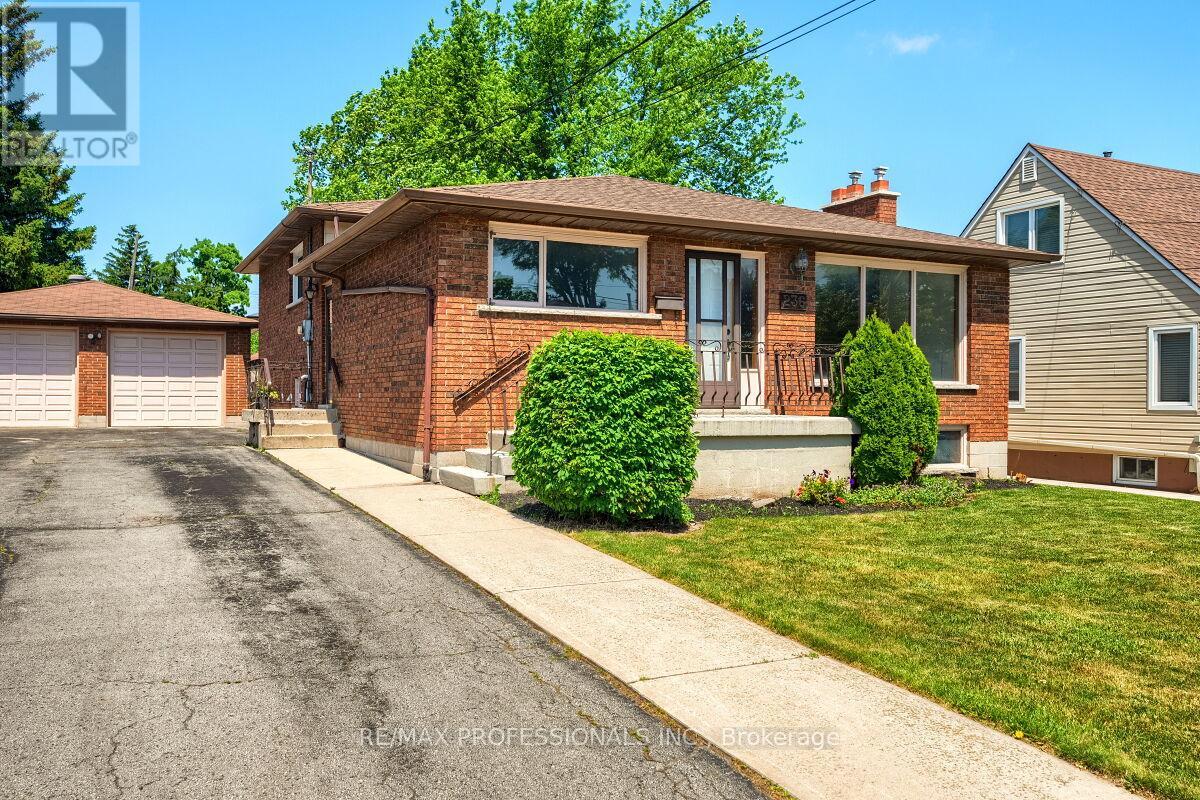 236 EAST 21ST STREET, Hamilton, Ontario