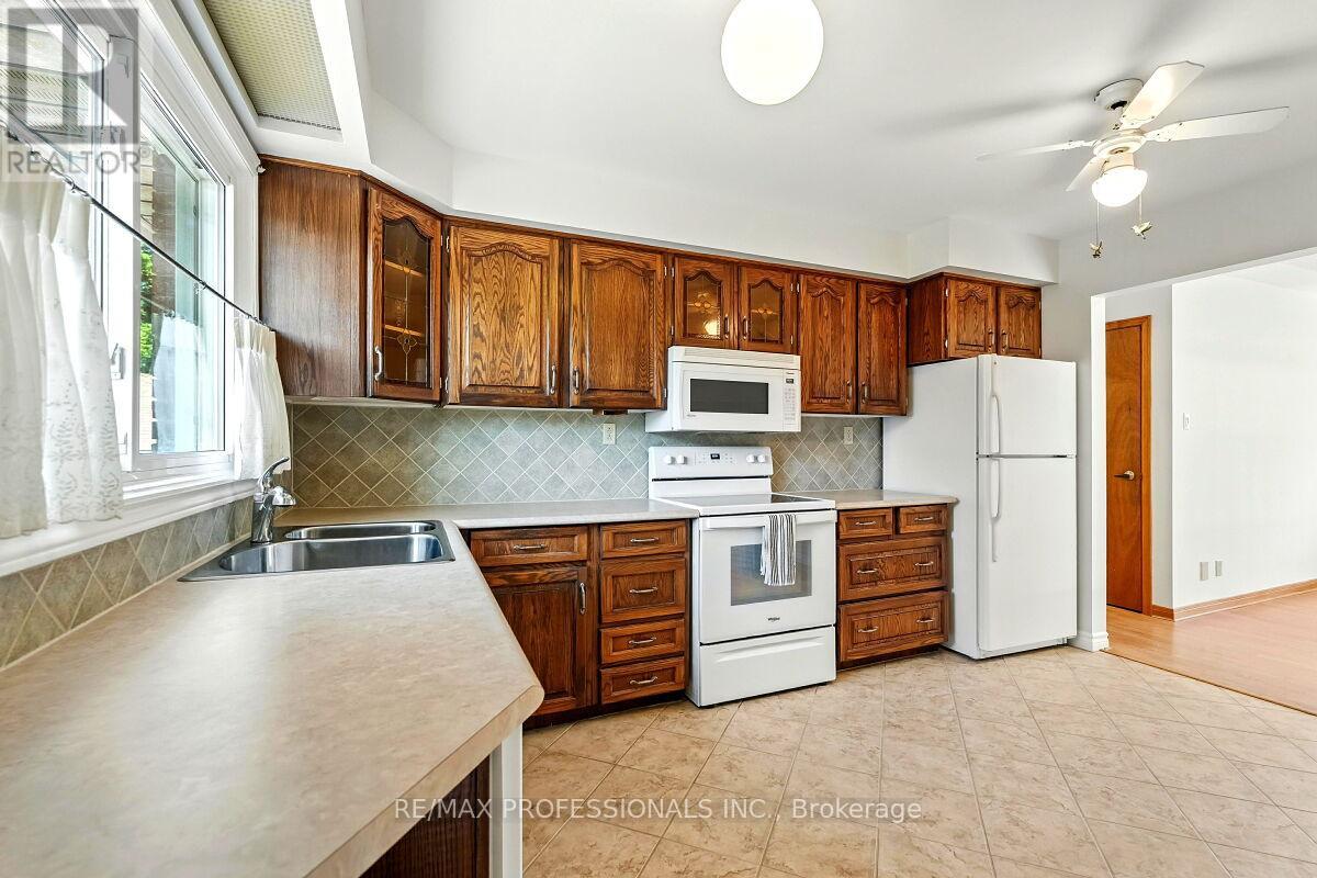 236 East 21st Street, Hamilton, Ontario  L8V 2T6 - Photo 13 - X12512076