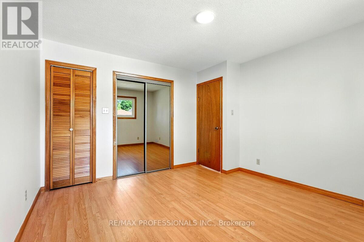 236 East 21st Street, Hamilton, Ontario  L8V 2T6 - Photo 15 - X12512076