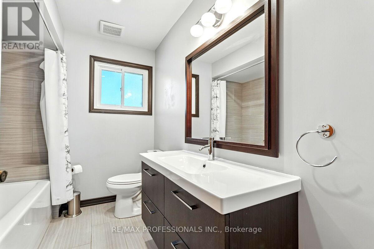 236 East 21st Street, Hamilton, Ontario  L8V 2T6 - Photo 18 - X12512076