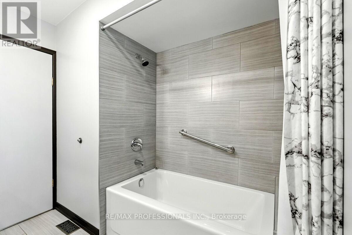 236 East 21st Street, Hamilton, Ontario  L8V 2T6 - Photo 20 - X12512076