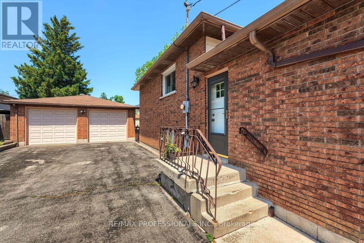 236 East 21st Street, Hamilton, Ontario  L8V 2T6 - Photo 24 - X12512076