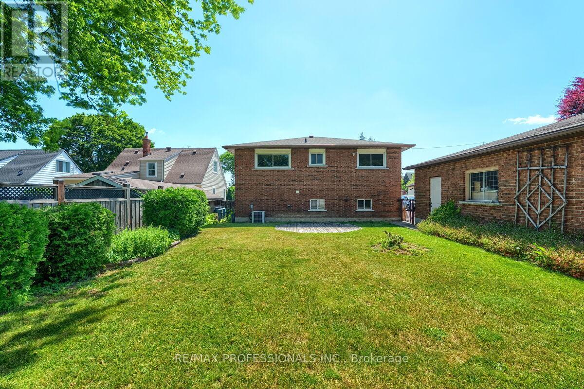 236 East 21st Street, Hamilton, Ontario  L8V 2T6 - Photo 44 - X12512076