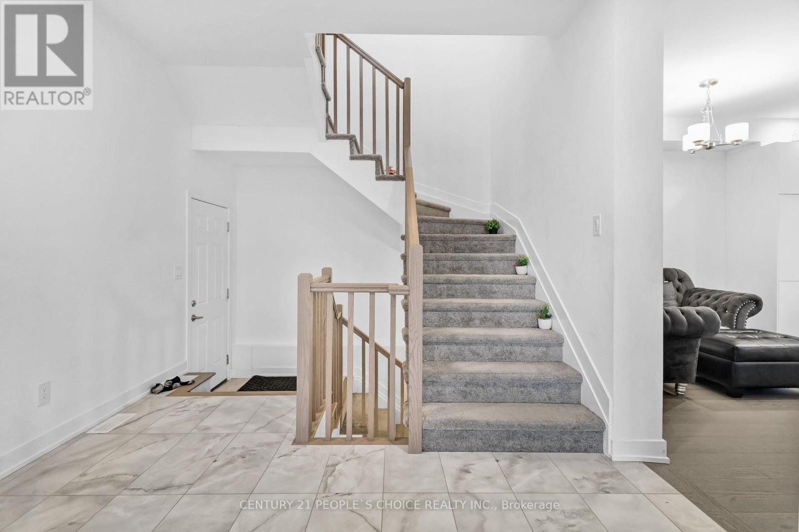 300 Makobe Lane, Ottawa, Ontario  K4M 0L9 - Photo 6 - X12512122