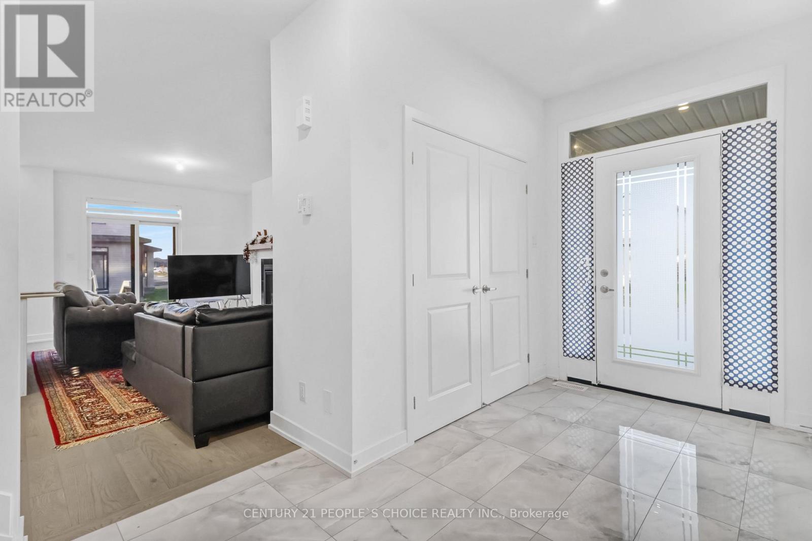 300 Makobe Lane, Ottawa, Ontario  K4M 0L9 - Photo 7 - X12512122