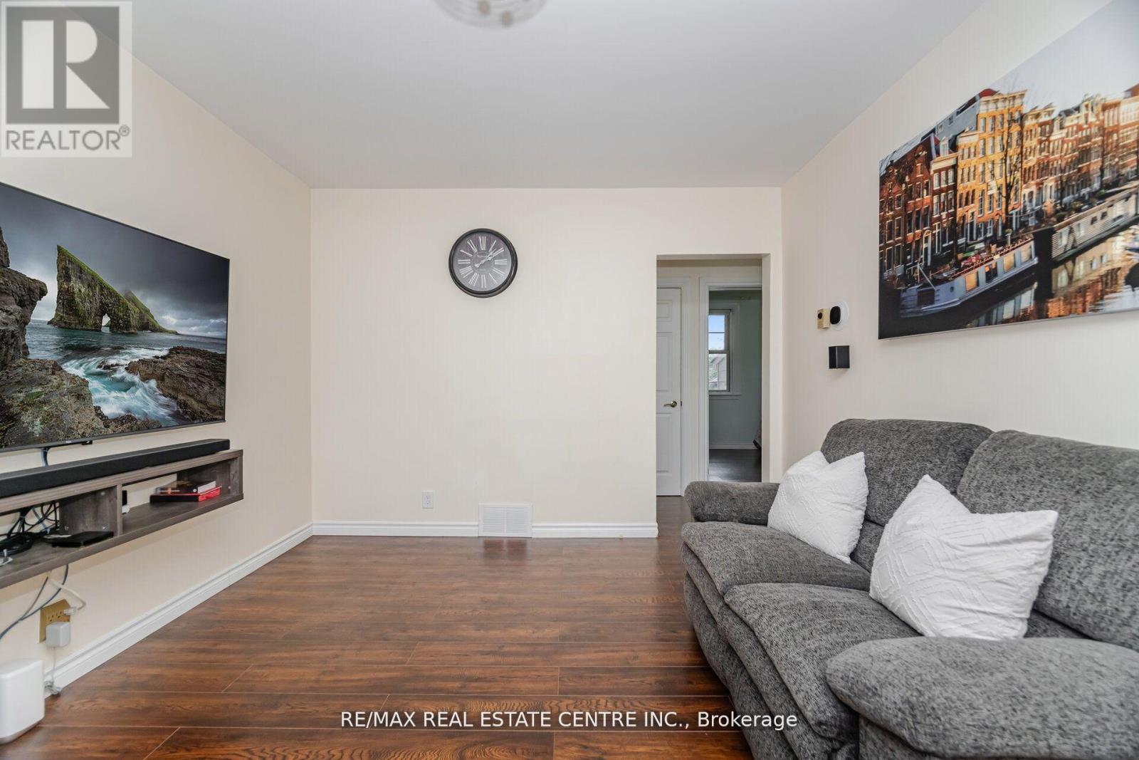 19 Seneca Drive, Kitchener, Ontario  N2M 3H1 - Photo 12 - X12512142