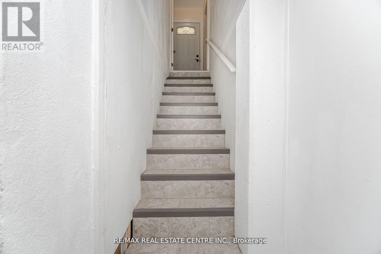 19 Seneca Drive, Kitchener, Ontario  N2M 3H1 - Photo 28 - X12512142