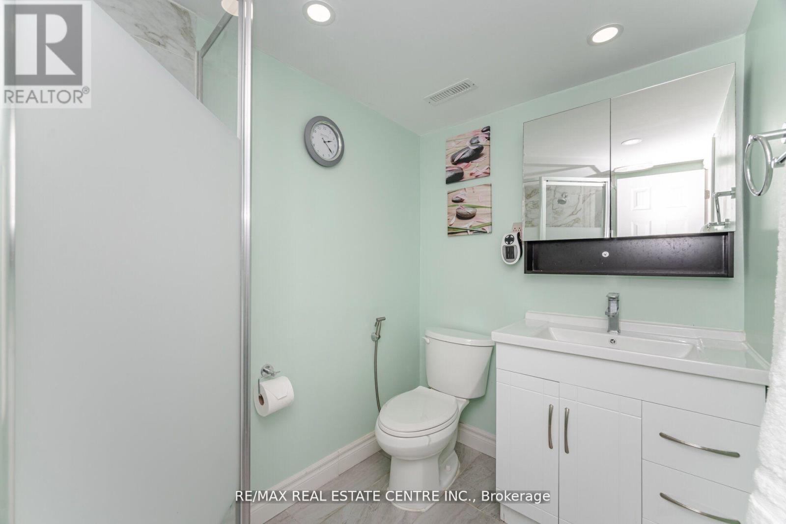 19 Seneca Drive, Kitchener, Ontario  N2M 3H1 - Photo 38 - X12512142