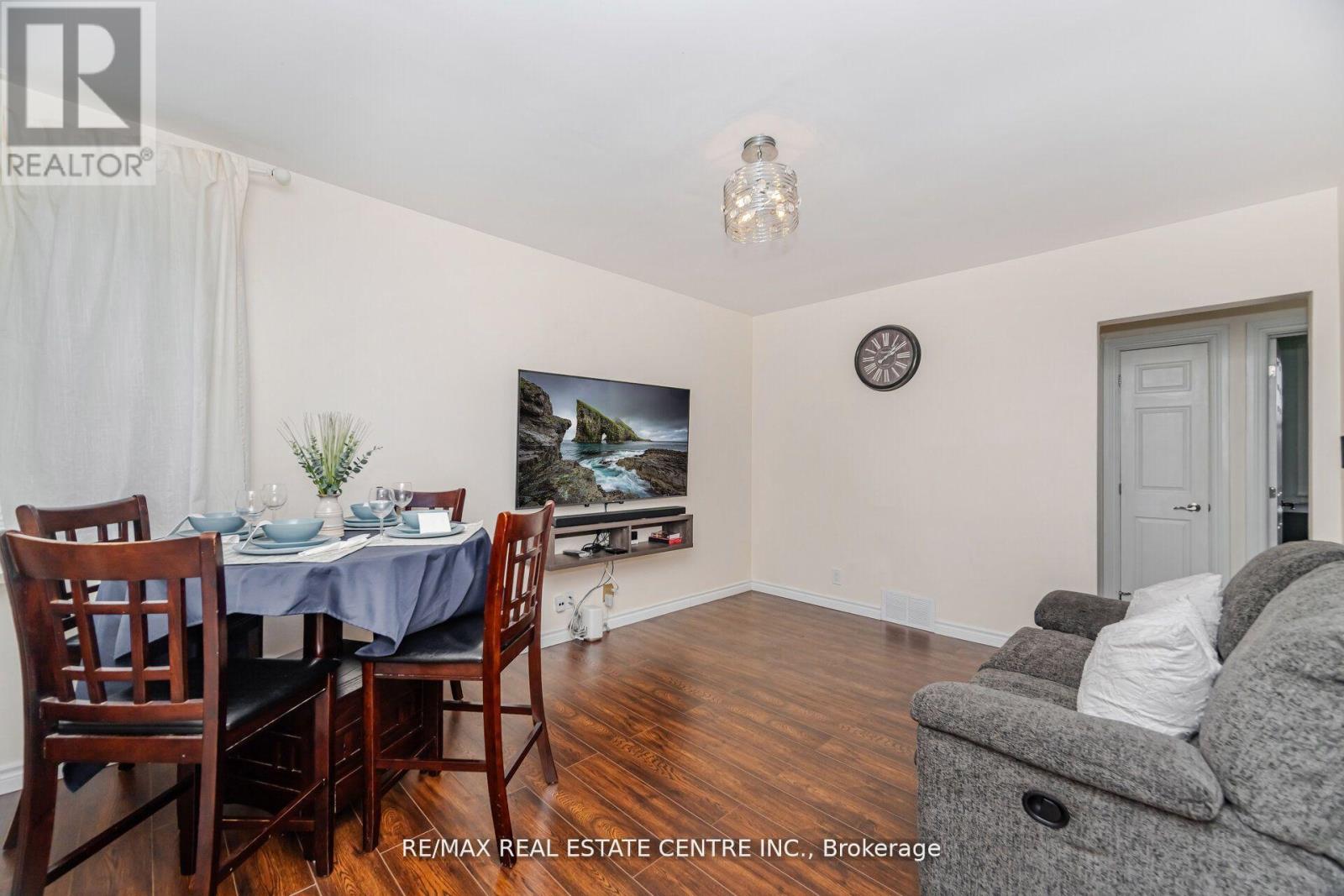 19 Seneca Drive, Kitchener, Ontario  N2M 3H1 - Photo 9 - X12512142