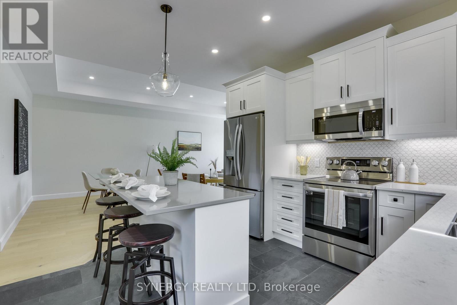 3 Haddon Lane, Strathroy-Caradoc, Ontario N7G 0B9 - Photo 12 - X12380415