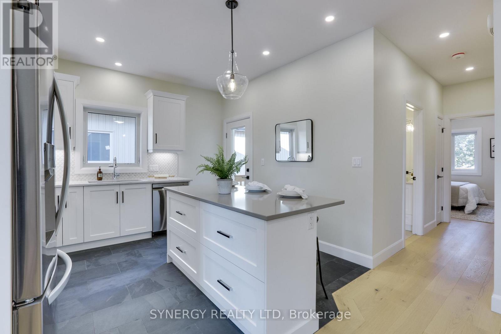 3 Haddon Lane, Strathroy-Caradoc, Ontario N7G 0B9 - Photo 11 - X12380415