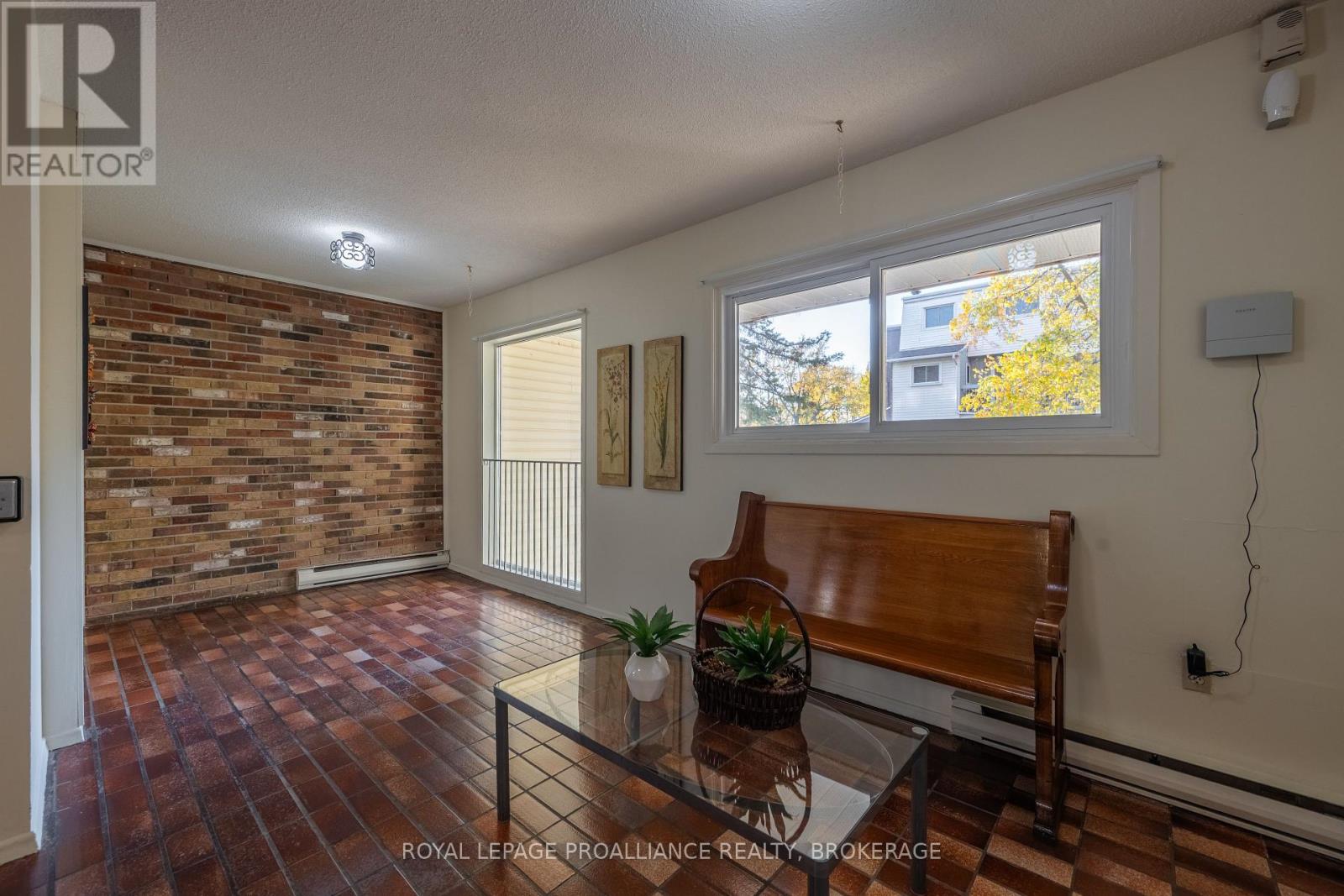 203 - 845 Milford Drive, Kingston (North Of Taylor-Kidd Blvd), Ontario  K7P 1A7 - Photo 4 - X12511378