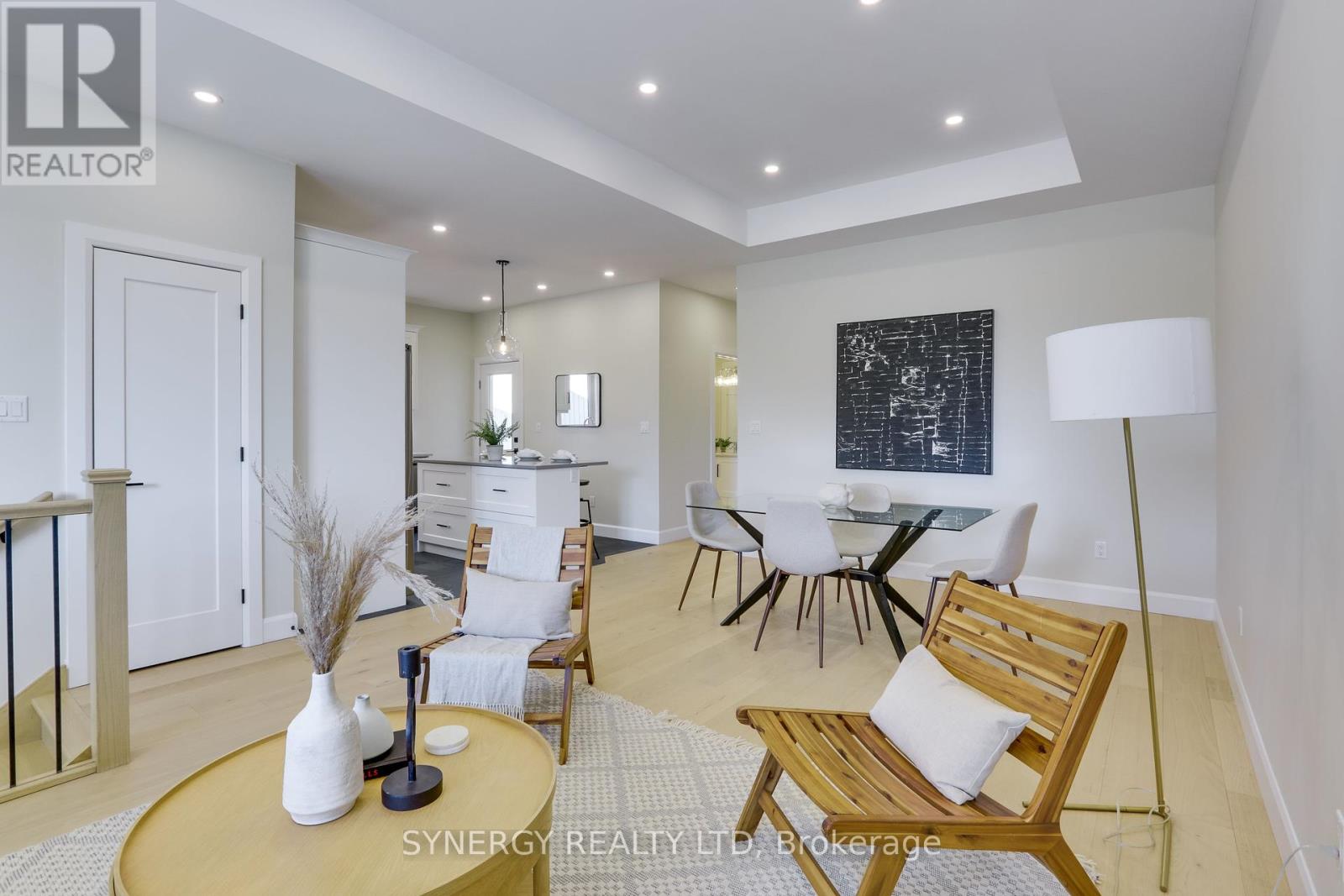 3 Haddon Lane, Strathroy-Caradoc, Ontario N7G 0B9 - Photo 6 - X12380415