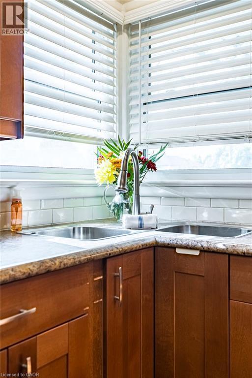 105 Mcelroy Road E, Hamilton, Ontario  L9A 1Z1 - Photo 11 - 40785852