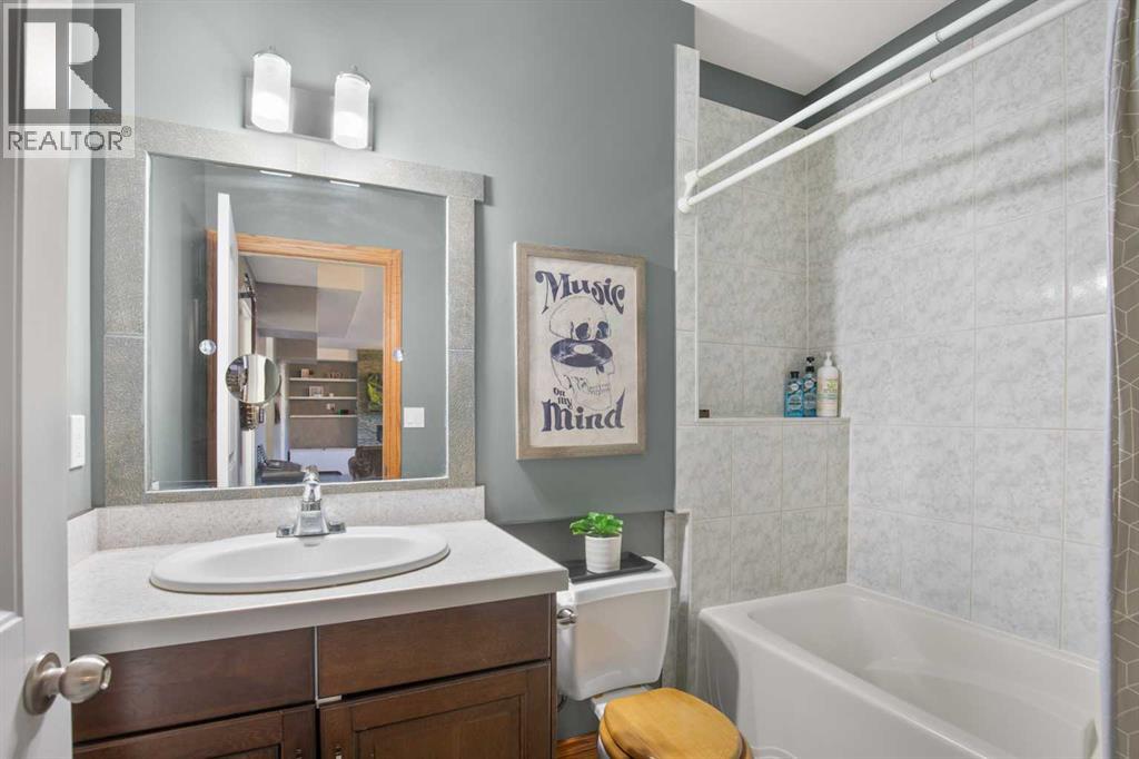 2 Holbrook Place, Sylvan Lake, Alberta  T4S 2P2 - Photo 24 - A2268679