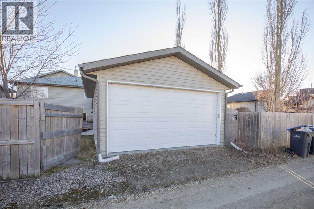 2 Holbrook Place, Sylvan Lake, Alberta  T4S 2P2 - Photo 30 - A2268679