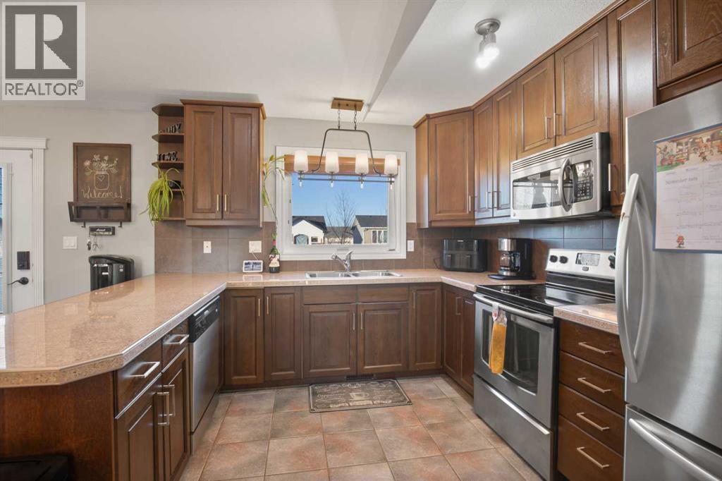 2 Holbrook Place, Sylvan Lake, Alberta  T4S 2P2 - Photo 8 - A2268679