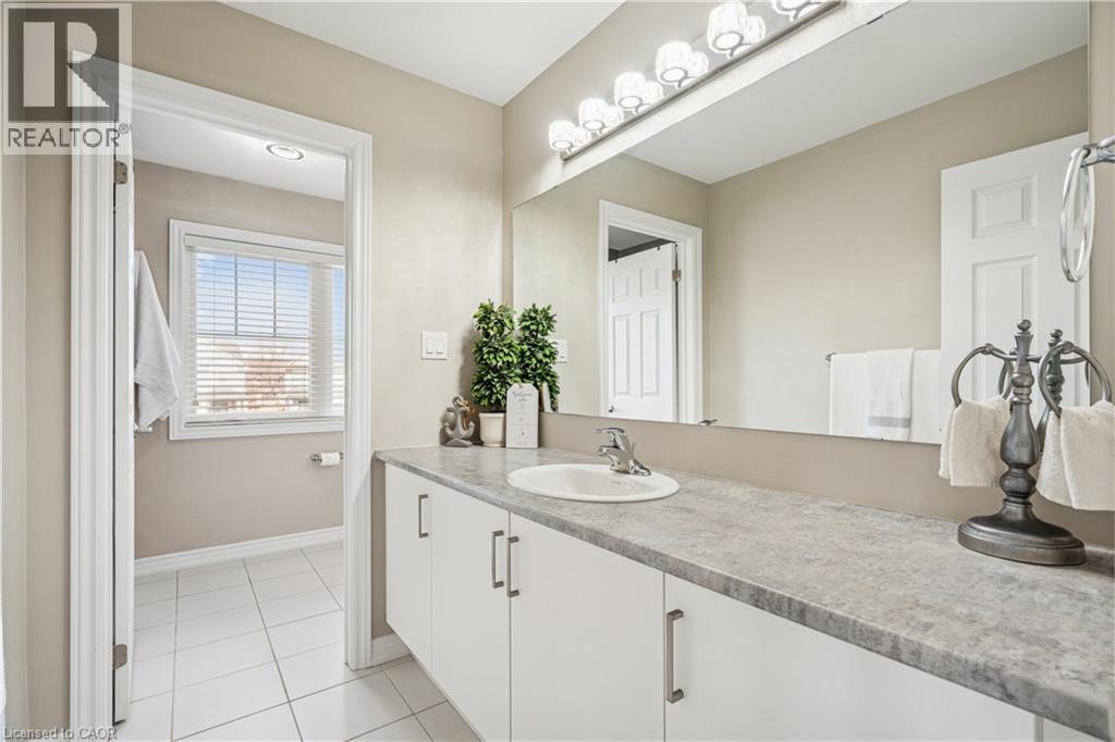 220 Harpin Way E, Fergus, Ontario  N1M 0G8 - Photo 17 - 40785720