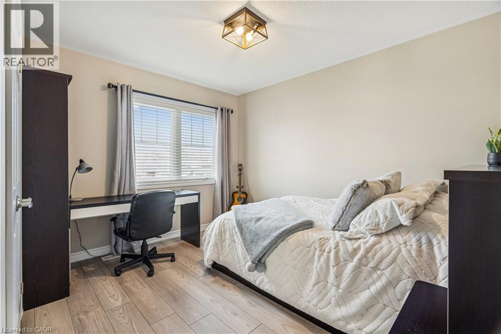 220 Harpin Way E, Fergus, Ontario  N1M 0G8 - Photo 18 - 40785720