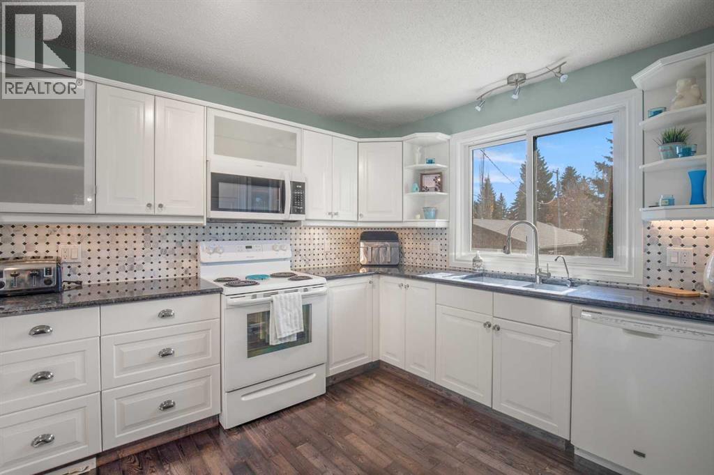 5709 55th Avenue, Lacombe, Alberta  T4L 1L8 - Photo 10 - A2268686