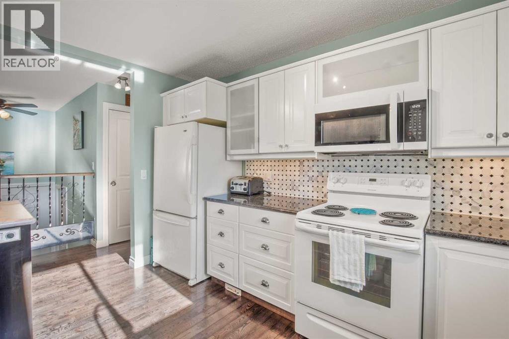 5709 55th Avenue, Lacombe, Alberta  T4L 1L8 - Photo 11 - A2268686