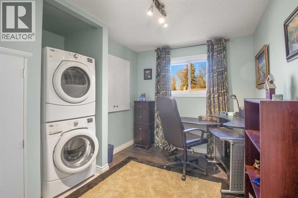 5709 55th Avenue, Lacombe, Alberta  T4L 1L8 - Photo 19 - A2268686