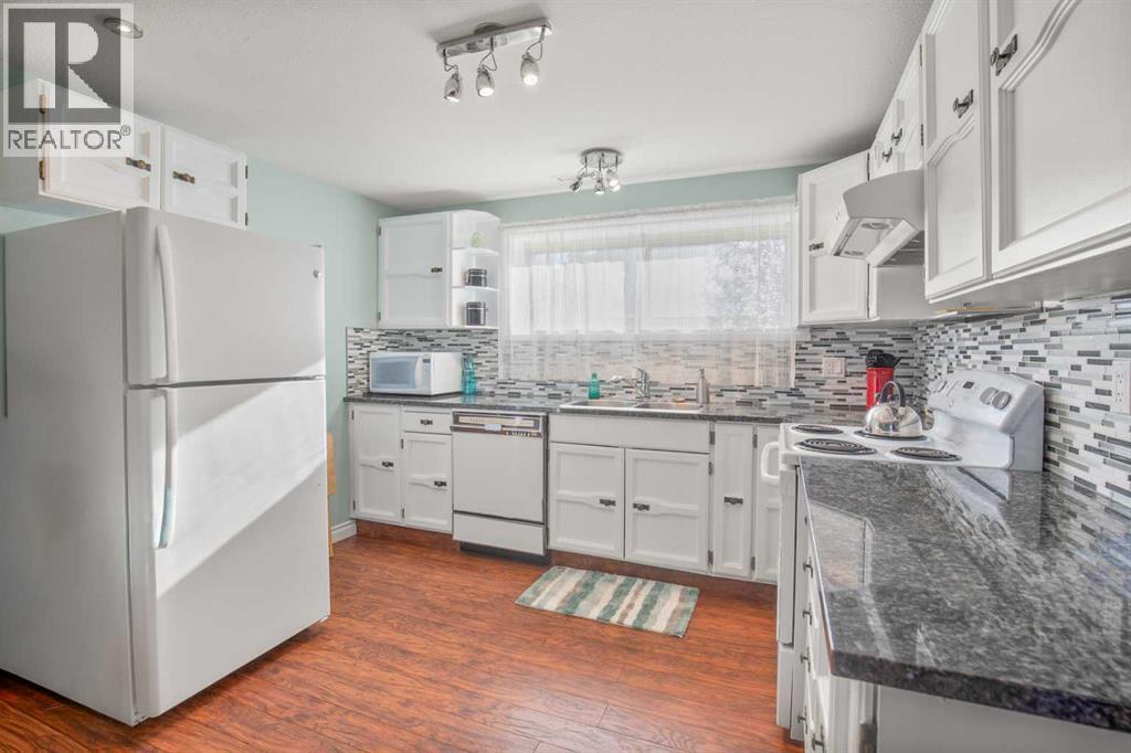 5709 55th Avenue, Lacombe, Alberta  T4L 1L8 - Photo 27 - A2268686