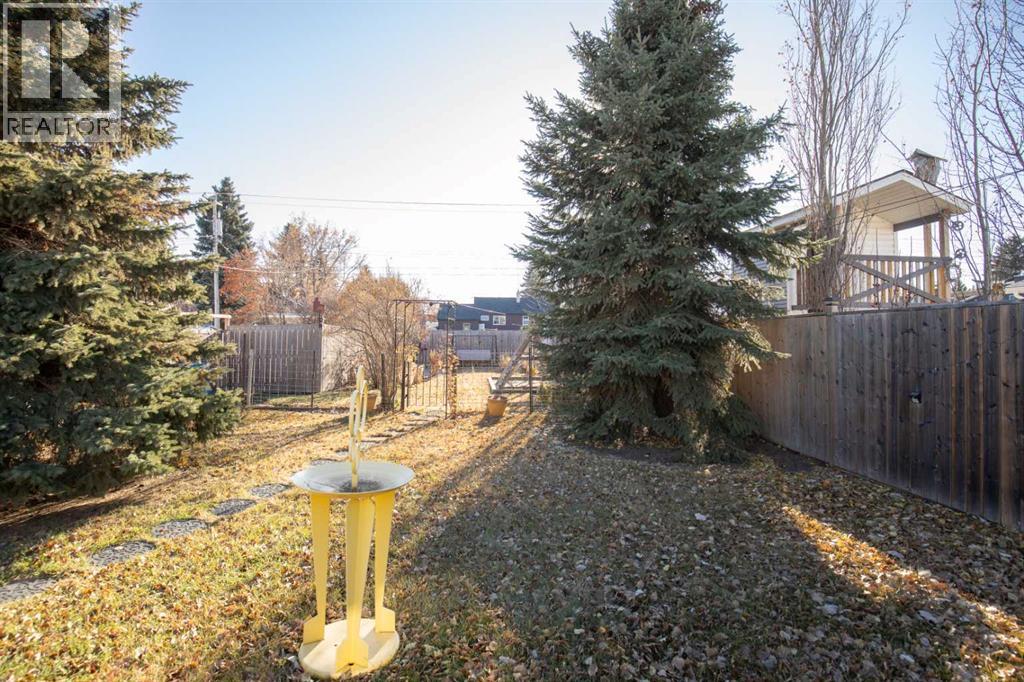 5709 55th Avenue, Lacombe, Alberta  T4L 1L8 - Photo 36 - A2268686