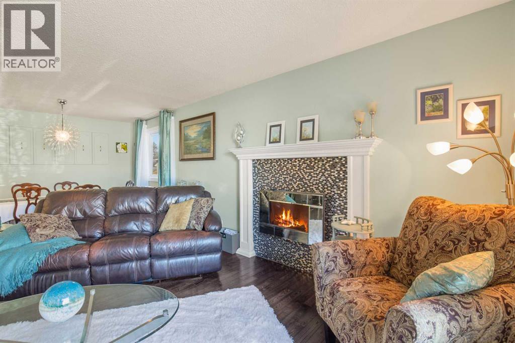 5709 55th Avenue, Lacombe, Alberta  T4L 1L8 - Photo 6 - A2268686