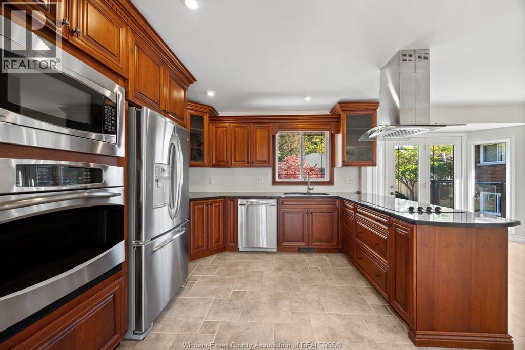 254 Grace, Tecumseh, Ontario N8N 2G7 - Photo 8 - 25028084