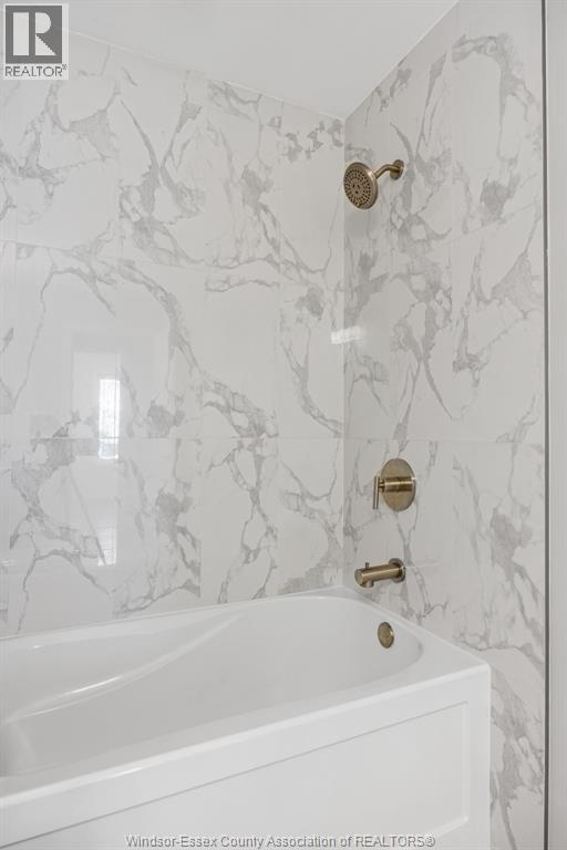 254 Grace, Tecumseh, Ontario N8N 2G7 - Photo 14 - 25028084