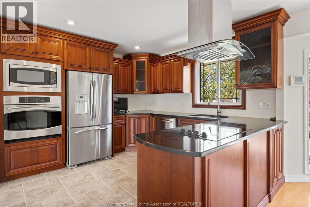 254 Grace, Tecumseh, Ontario N8N 2G7 - Photo 10 - 25028084