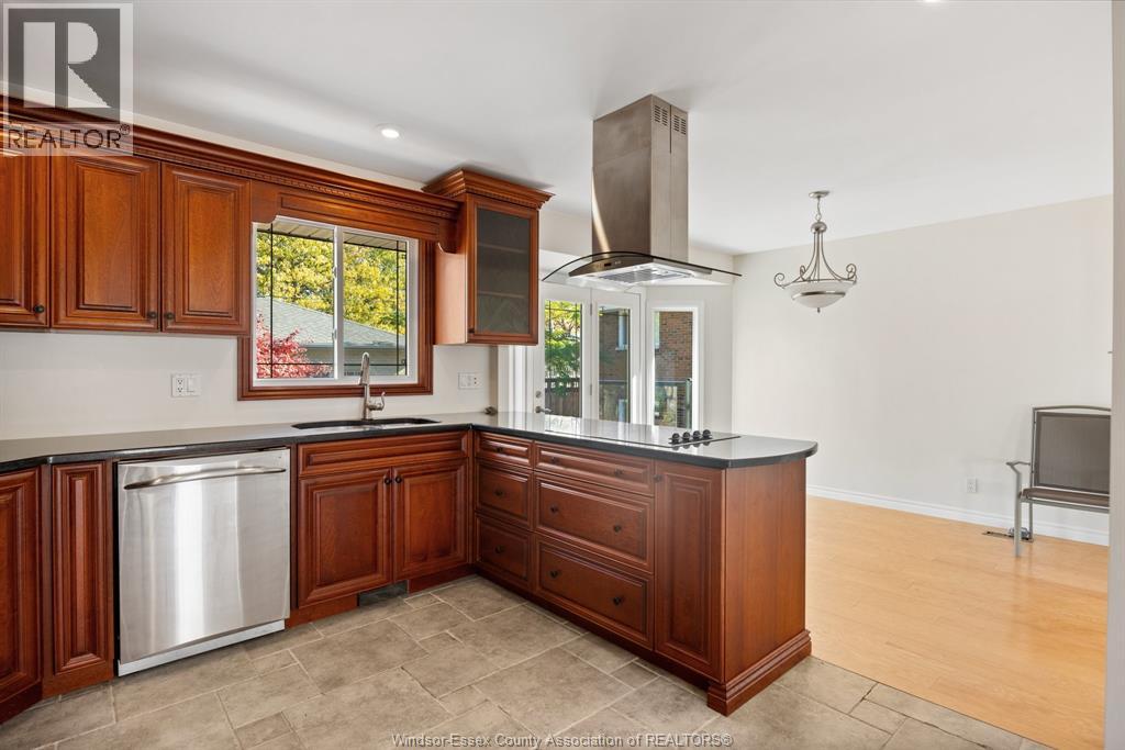 254 Grace, Tecumseh, Ontario N8N 2G7 - Photo 9 - 25028084