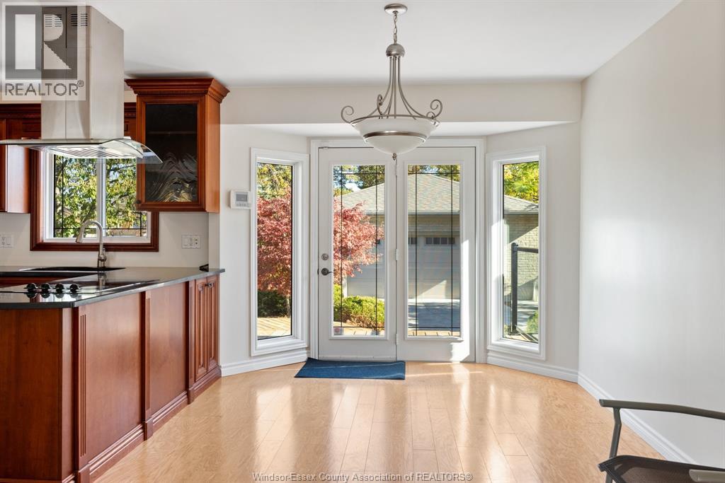 254 Grace, Tecumseh, Ontario N8N 2G7 - Photo 11 - 25028084