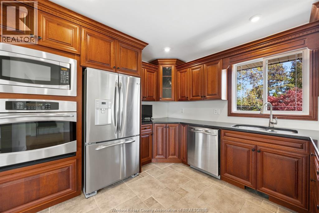 254 Grace, Tecumseh, Ontario N8N 2G7 - Photo 21 - 25028084