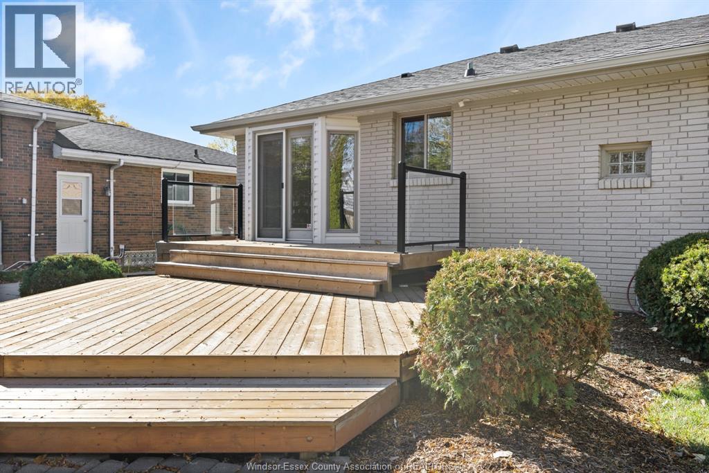 254 Grace, Tecumseh, Ontario N8N 2G7 - Photo 28 - 25028084